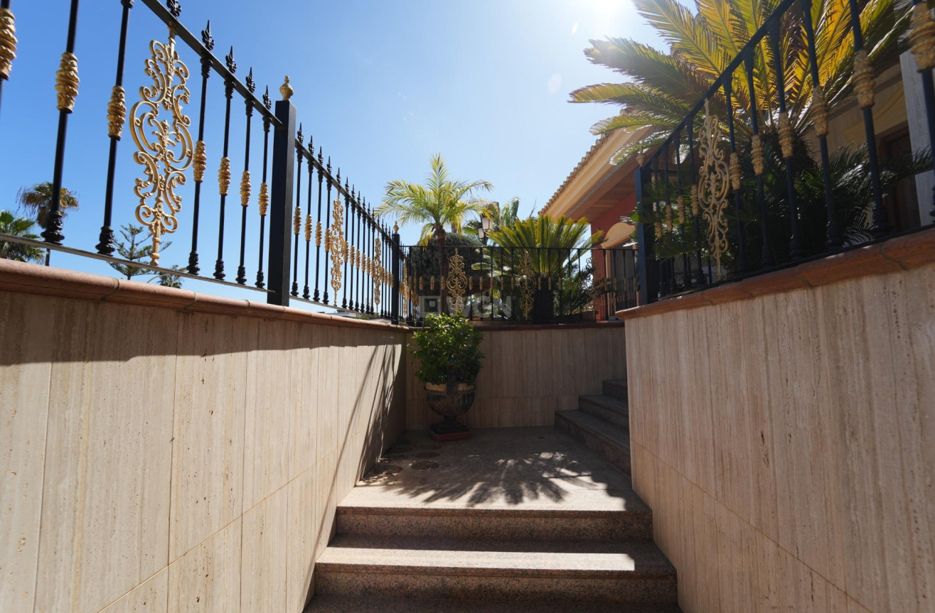 Odsprzedaż - Villa - Orihuela Costa - Campoamor