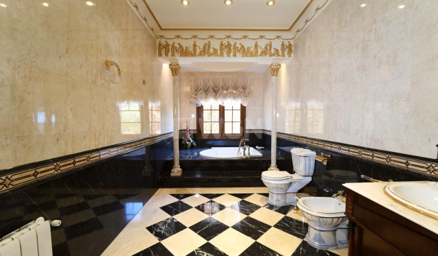 Odsprzedaż - Villa - Orihuela Costa - Campoamor