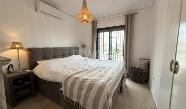 Wiederverkauf - Villa - Orihuela Costa - Los Doses