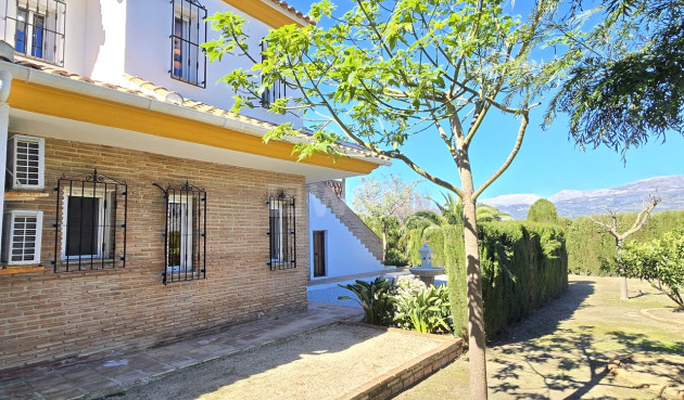 Odsprzedaż - Villa - Vinuela - Inland