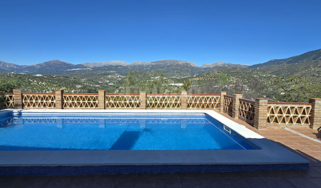 Odsprzedaż - Villa - Vinuela - Inland