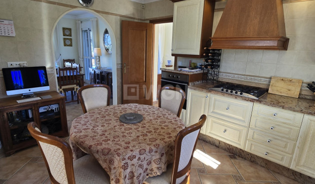 Odsprzedaż - Villa - Vinuela - Inland