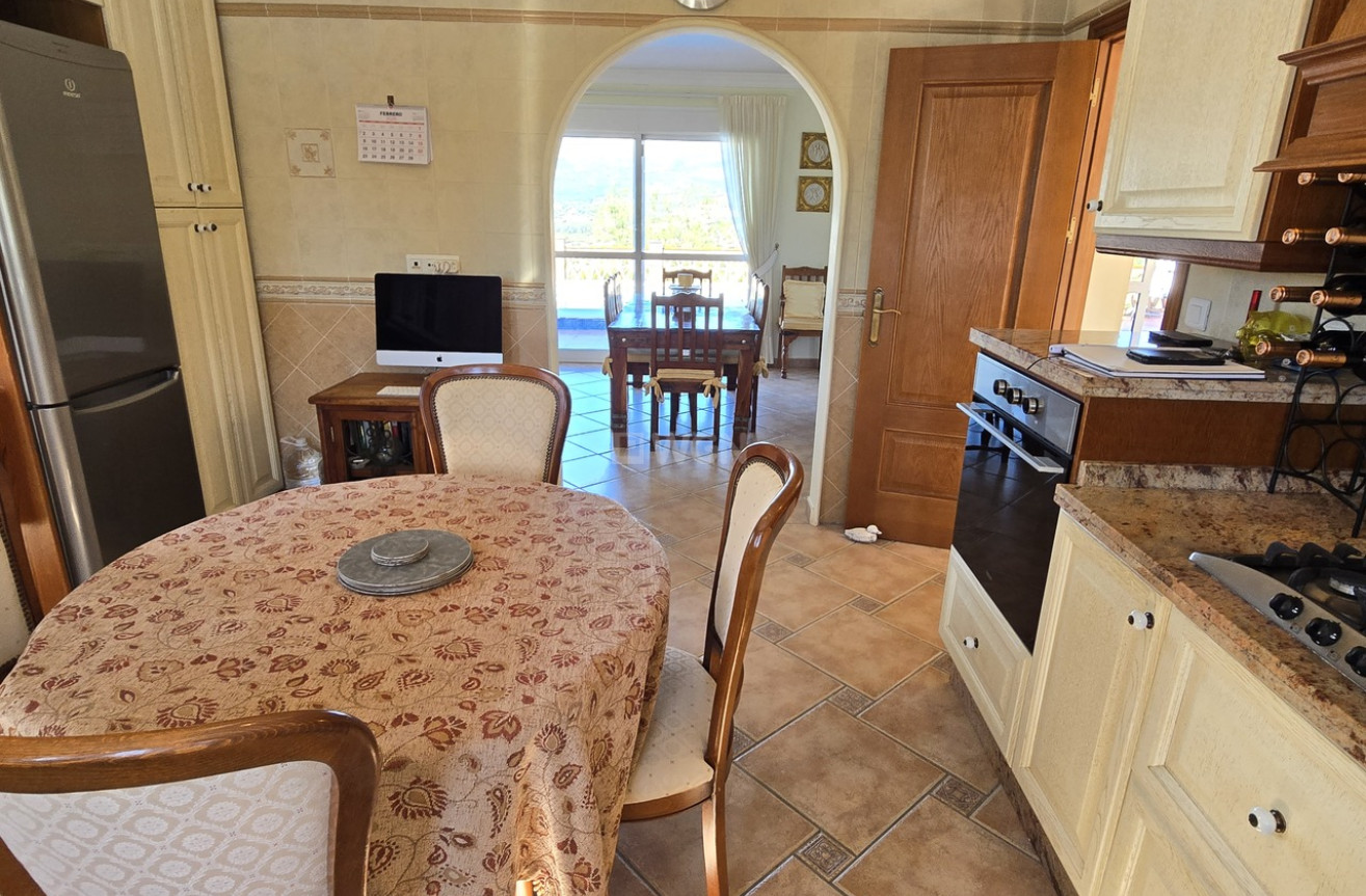 Odsprzedaż - Villa - Vinuela - Inland