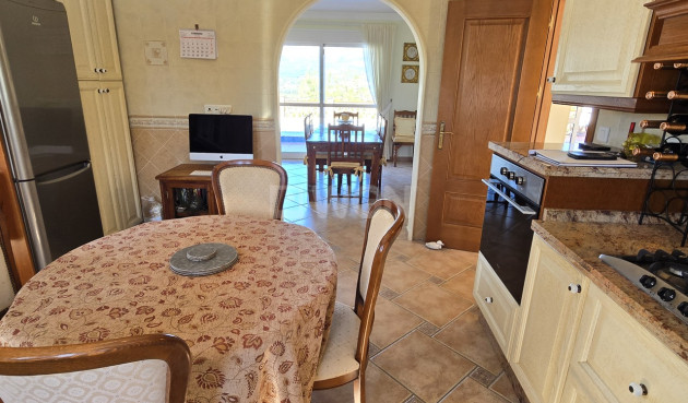 Odsprzedaż - Villa - Vinuela - Inland