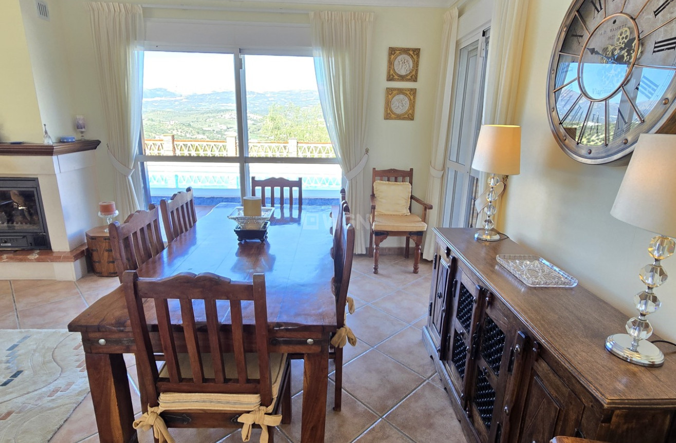 Odsprzedaż - Villa - Vinuela - Inland