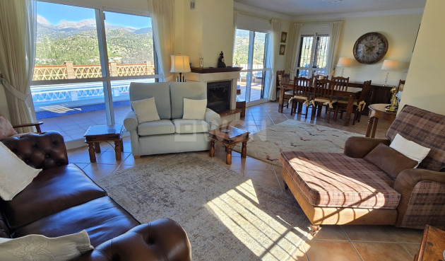 Odsprzedaż - Villa - Vinuela - Inland