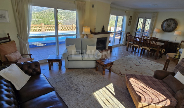 Odsprzedaż - Villa - Vinuela - Inland