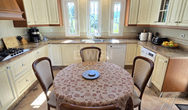 Odsprzedaż - Villa - Vinuela - Inland