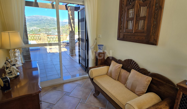 Odsprzedaż - Villa - Vinuela - Inland