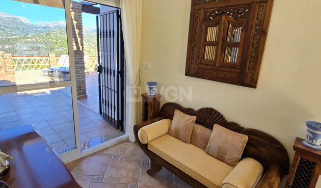 Odsprzedaż - Villa - Vinuela - Inland