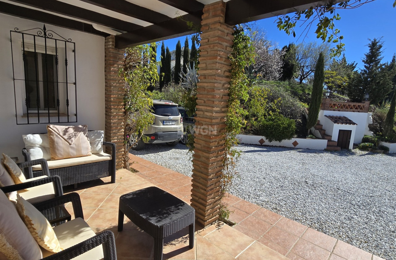 Odsprzedaż - Villa - Vinuela - Inland