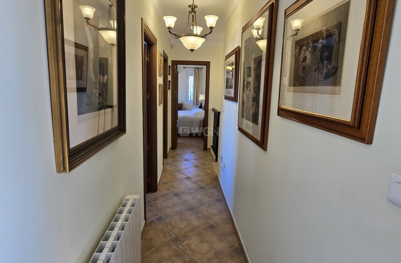 Odsprzedaż - Villa - Vinuela - Inland