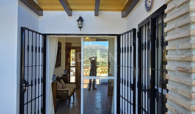 Odsprzedaż - Villa - Vinuela - Inland