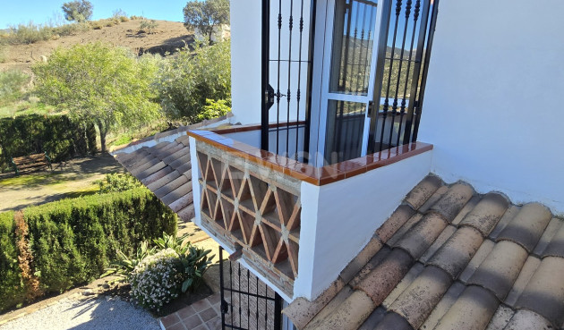 Odsprzedaż - Villa - Vinuela - Inland