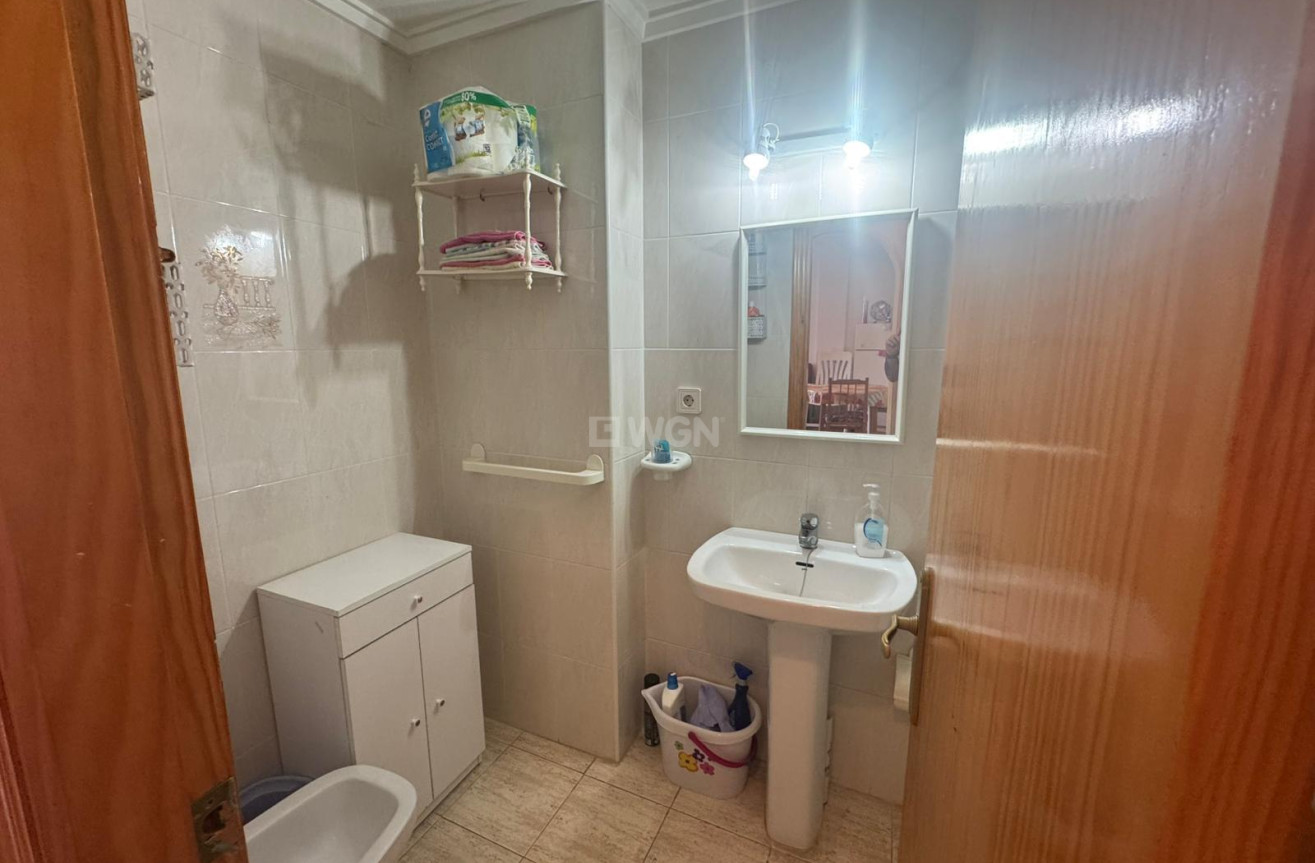 Odsprzedaż - Mieszkanie w bloku - Torrevieja - Costa Blanca