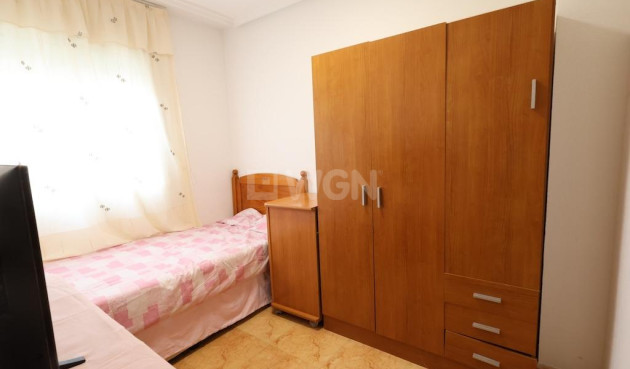 Odsprzedaż - Kamienica - Torrevieja - Costa Blanca