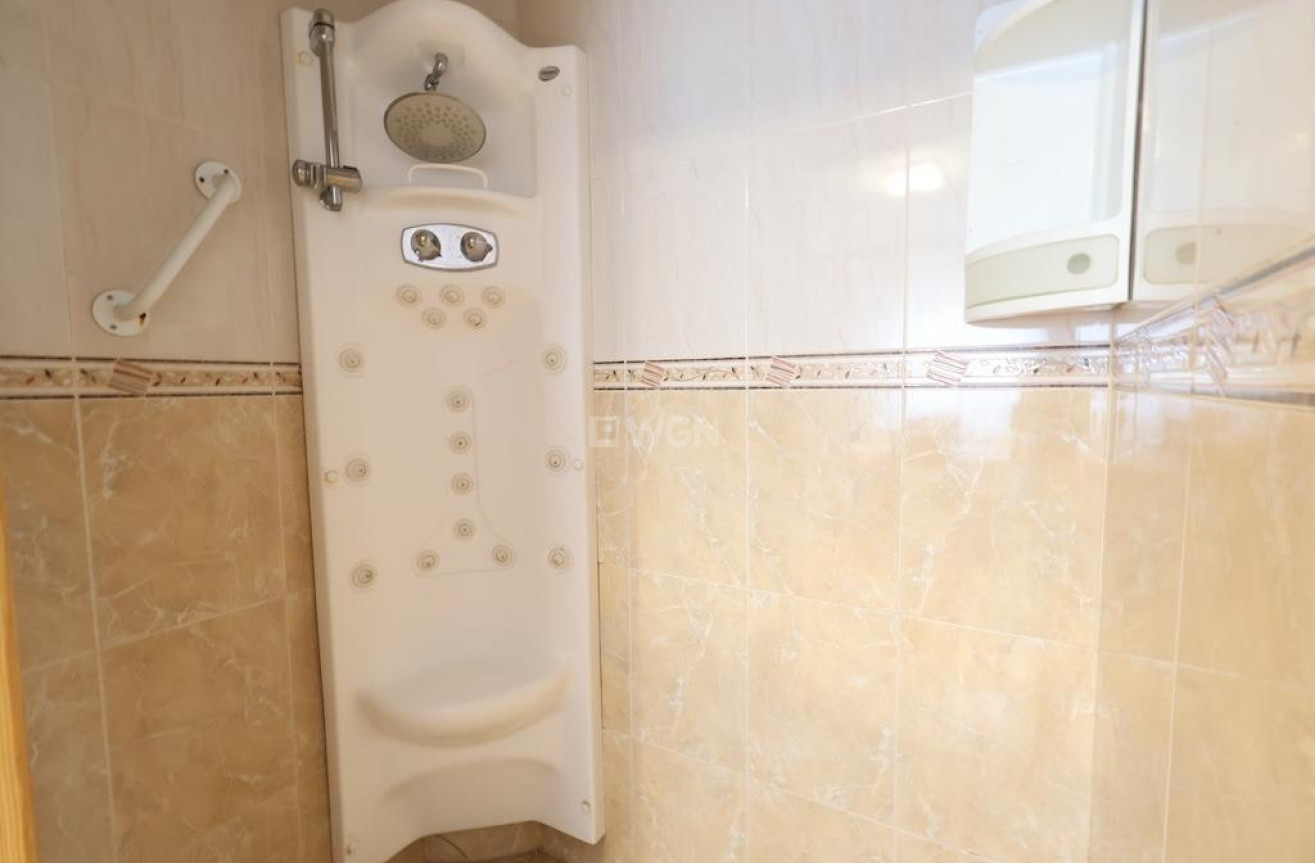 Odsprzedaż - Kamienica - Torrevieja - Costa Blanca