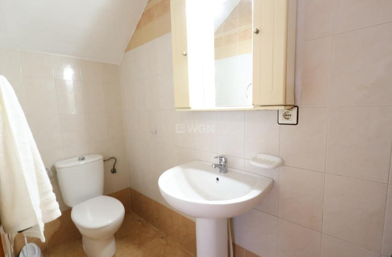 Odsprzedaż - Kamienica - Torrevieja - Costa Blanca