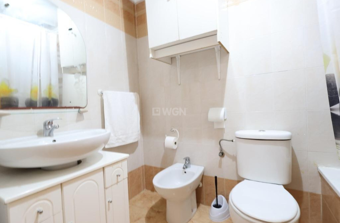 Odsprzedaż - Kamienica - Torrevieja - Costa Blanca