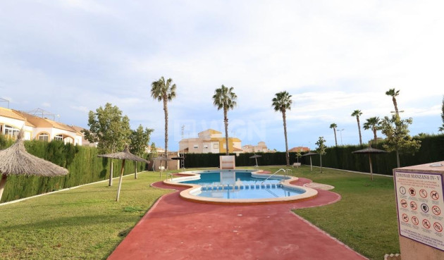 Odsprzedaż - Kamienica - Torrevieja - Costa Blanca