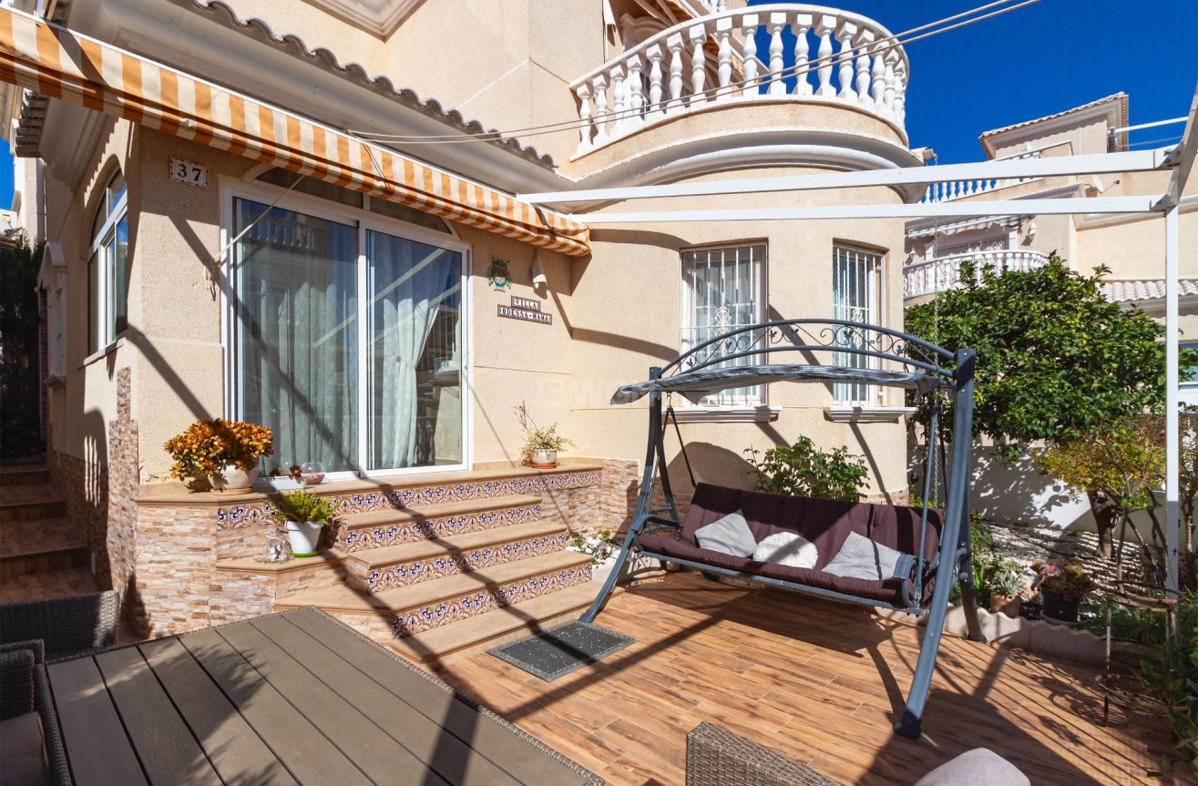 Odsprzedaż - Villa - Orihuela Costa - Los Almendros-la Florida