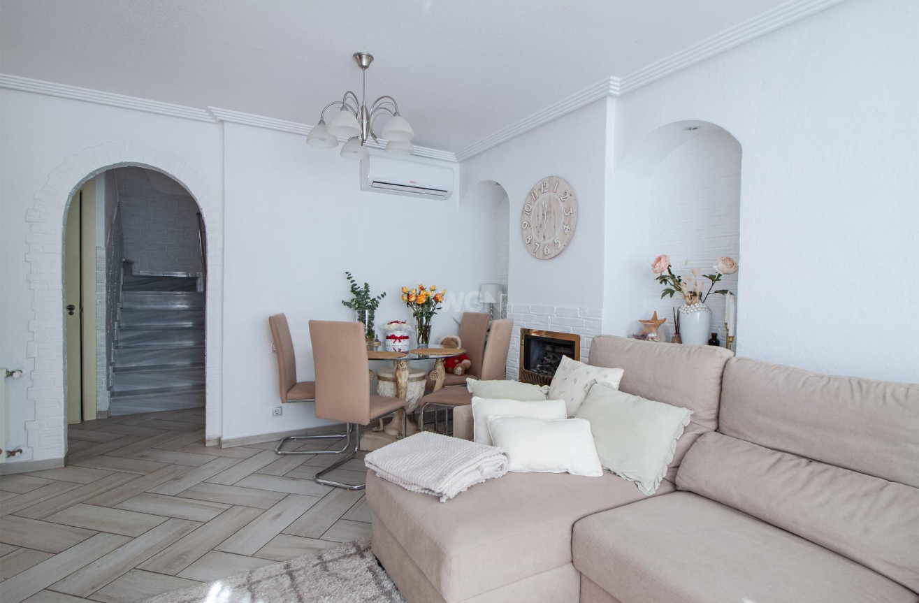 Odsprzedaż - Villa - Orihuela Costa - Los Almendros-la Florida