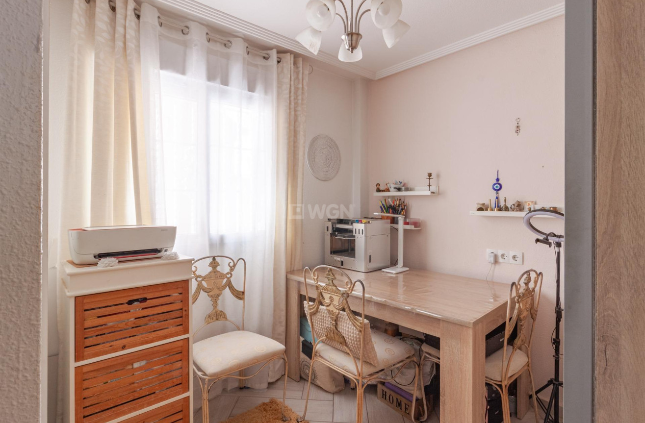 Odsprzedaż - Villa - Orihuela Costa - Los Almendros-la Florida