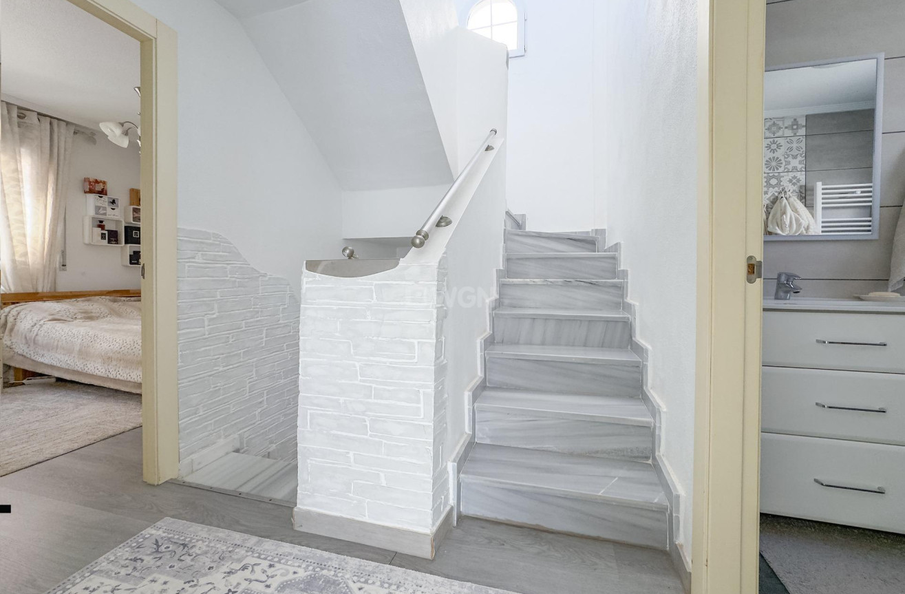 Odsprzedaż - Villa - Orihuela Costa - Los Almendros-la Florida