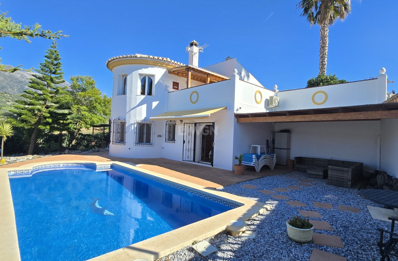 Odsprzedaż - Villa - Alcaucín - Inland