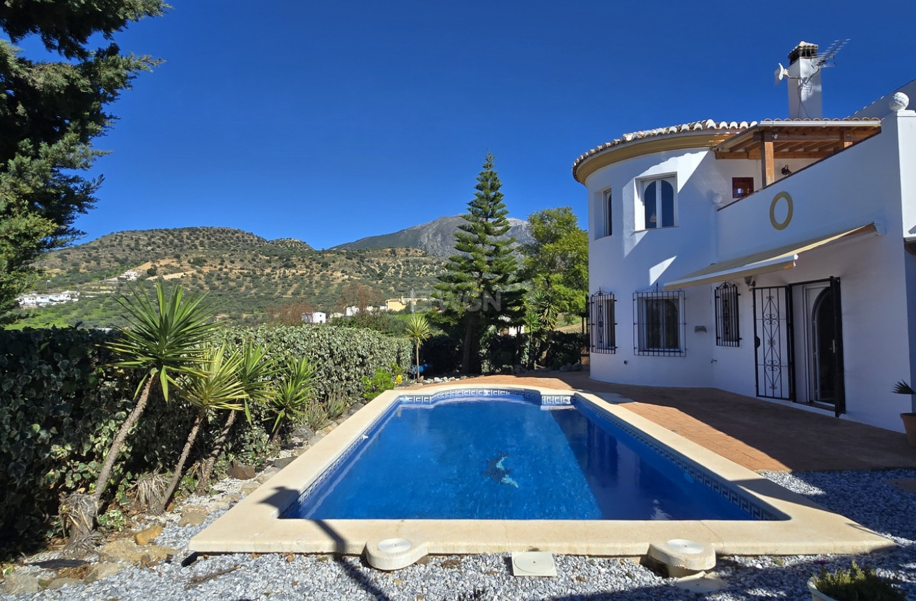 Odsprzedaż - Villa - Alcaucín - Inland