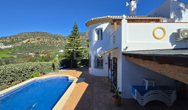 Odsprzedaż - Villa - Alcaucín - Inland