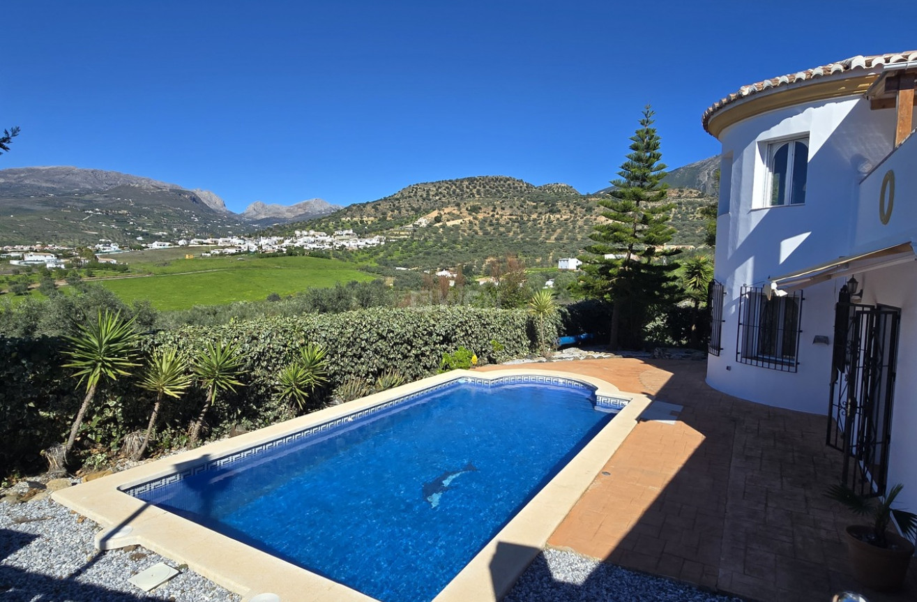 Odsprzedaż - Villa - Alcaucín - Inland