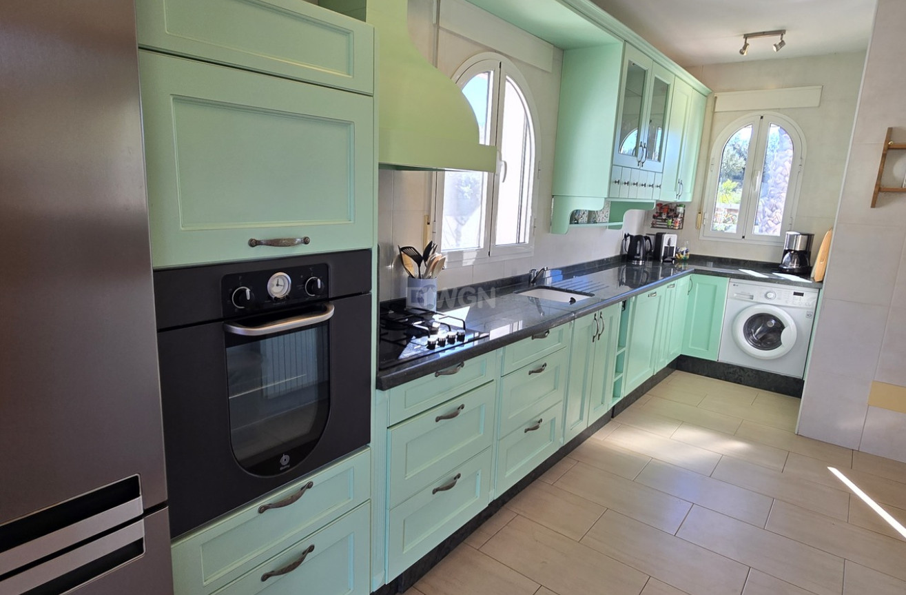 Odsprzedaż - Villa - Alcaucín - Inland