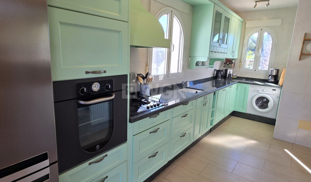 Odsprzedaż - Villa - Alcaucín - Inland