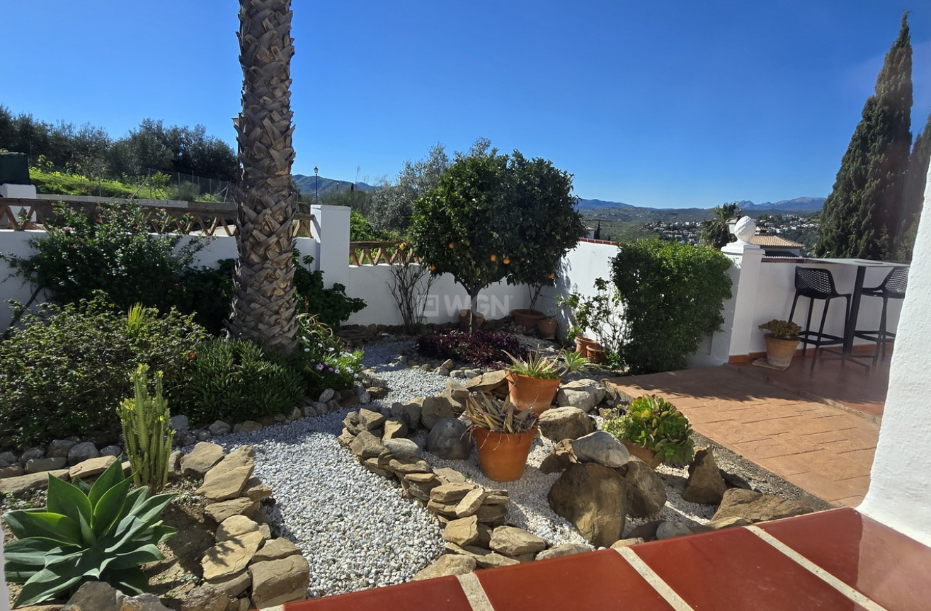 Odsprzedaż - Villa - Alcaucín - Inland