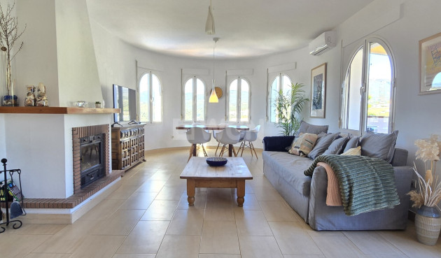 Odsprzedaż - Villa - Alcaucín - Inland