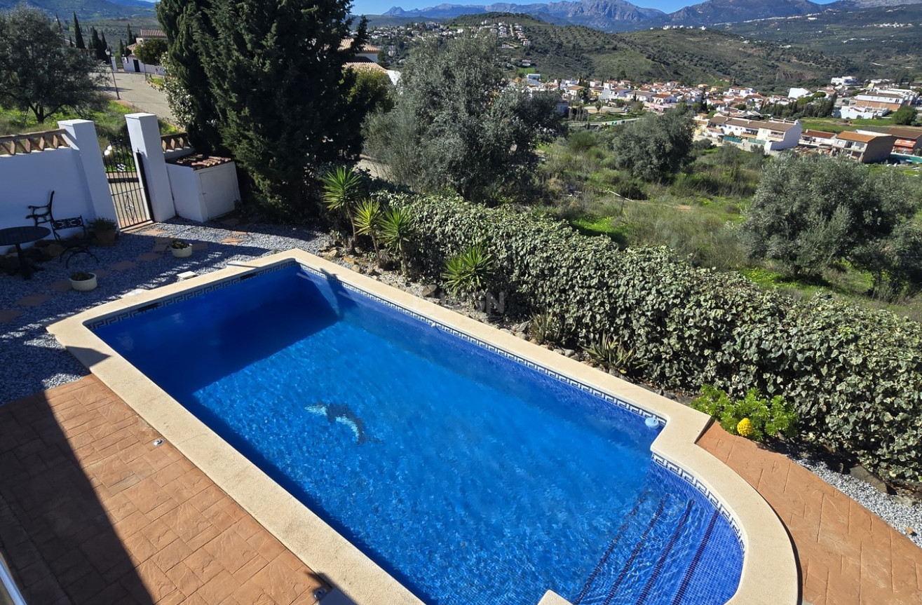 Odsprzedaż - Villa - Alcaucín - Inland