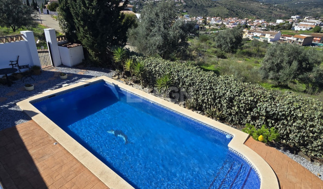 Odsprzedaż - Villa - Alcaucín - Inland