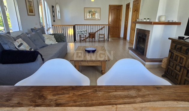 Odsprzedaż - Villa - Alcaucín - Inland