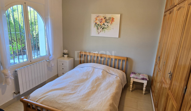 Odsprzedaż - Villa - Alcaucín - Inland