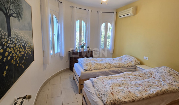 Odsprzedaż - Villa - Alcaucín - Inland