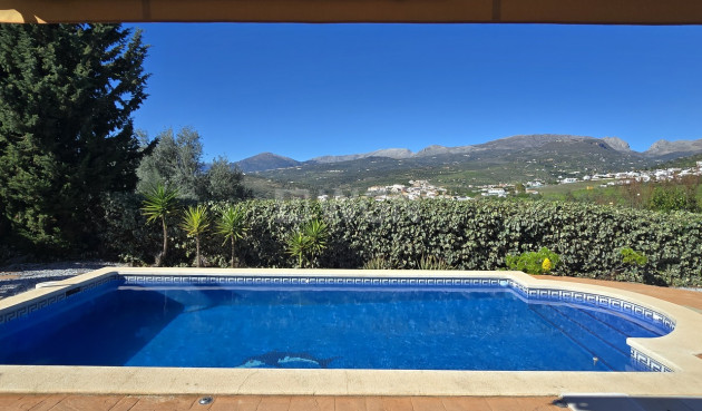 Odsprzedaż - Villa - Alcaucín - Inland