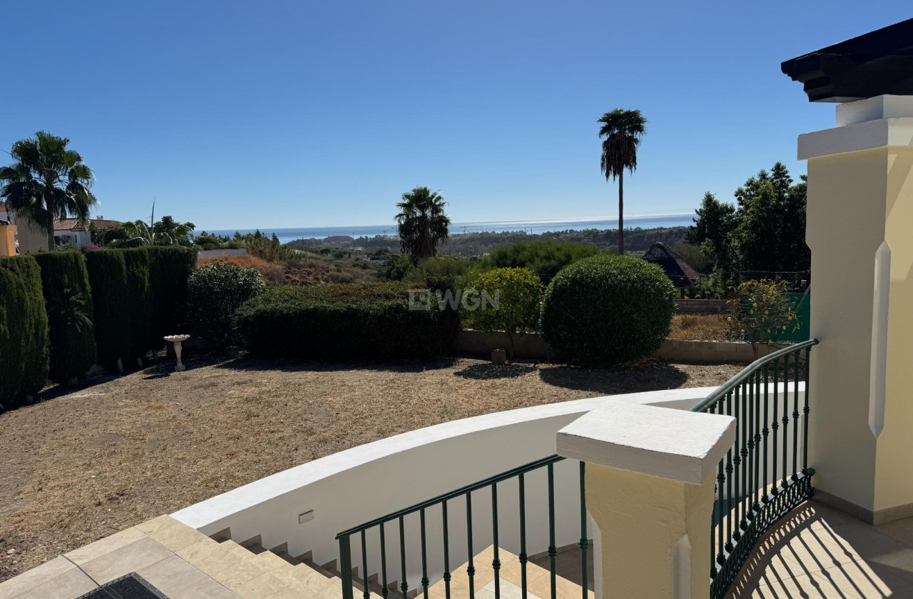 Odsprzedaż - Villa - Estepona - Las Lomas