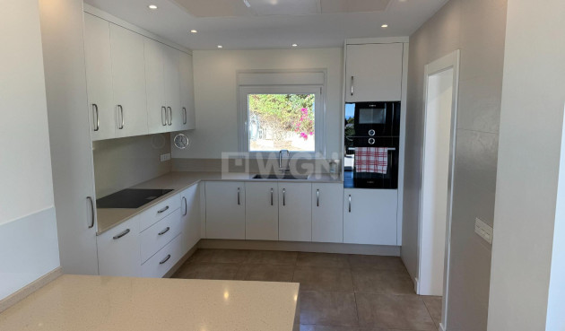 Odsprzedaż - Villa - Estepona - Las Lomas