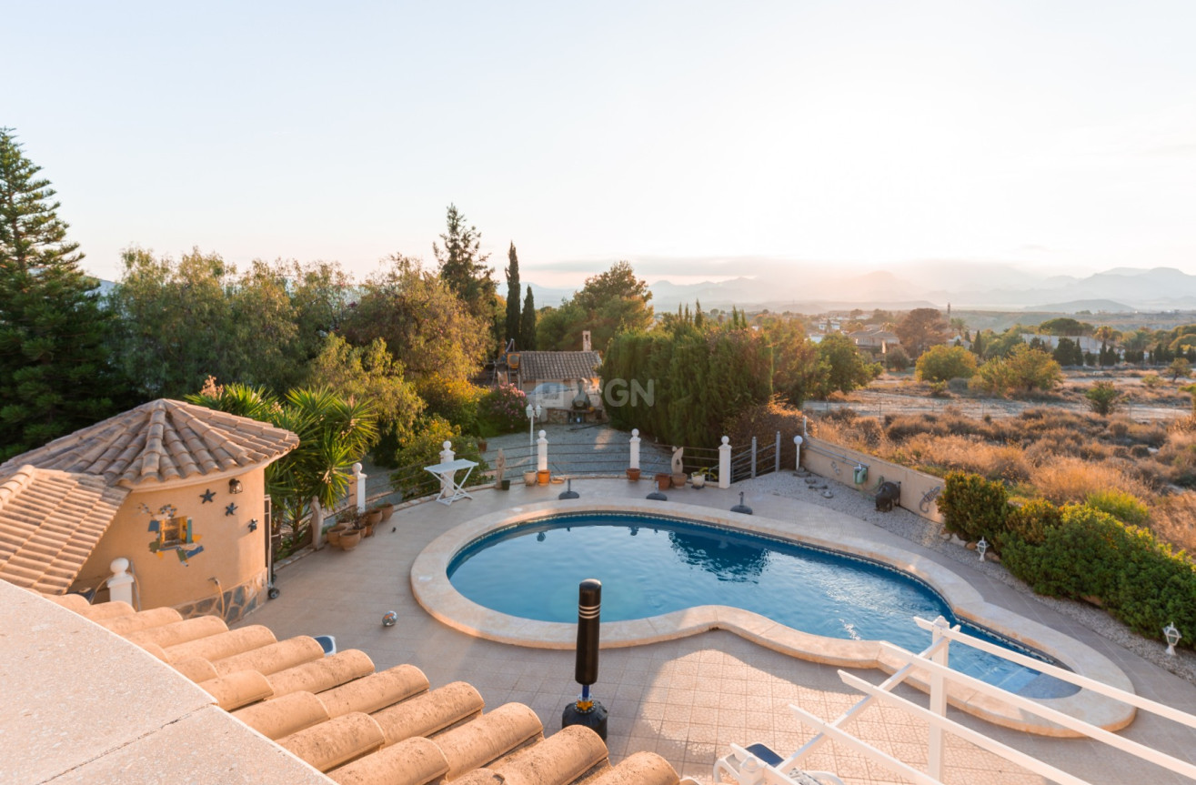 Odsprzedaż - Villa - Busot - Costa Blanca