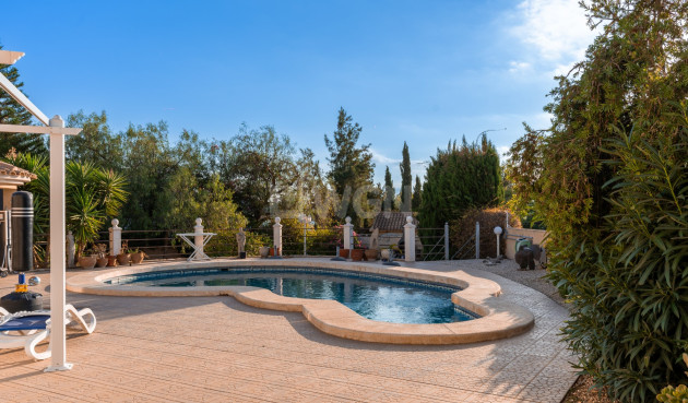 Odsprzedaż - Villa - Busot - Costa Blanca