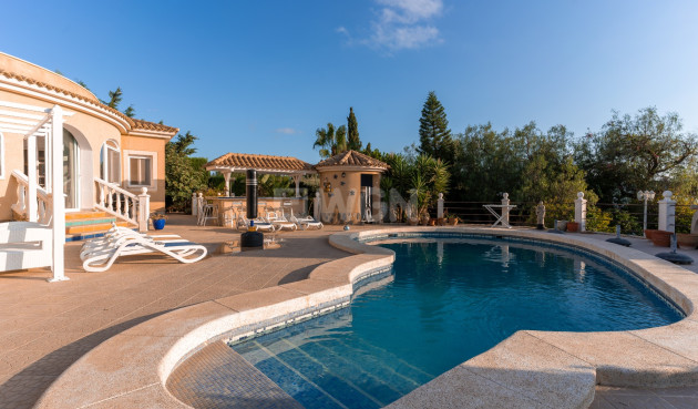 Odsprzedaż - Villa - Busot - Costa Blanca