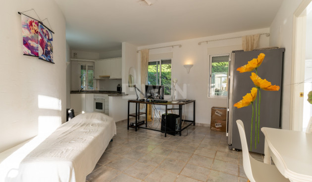 Odsprzedaż - Villa - Busot - Costa Blanca