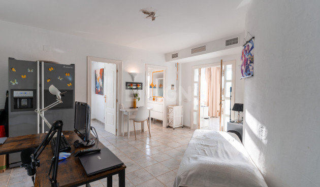 Odsprzedaż - Villa - Busot - Costa Blanca