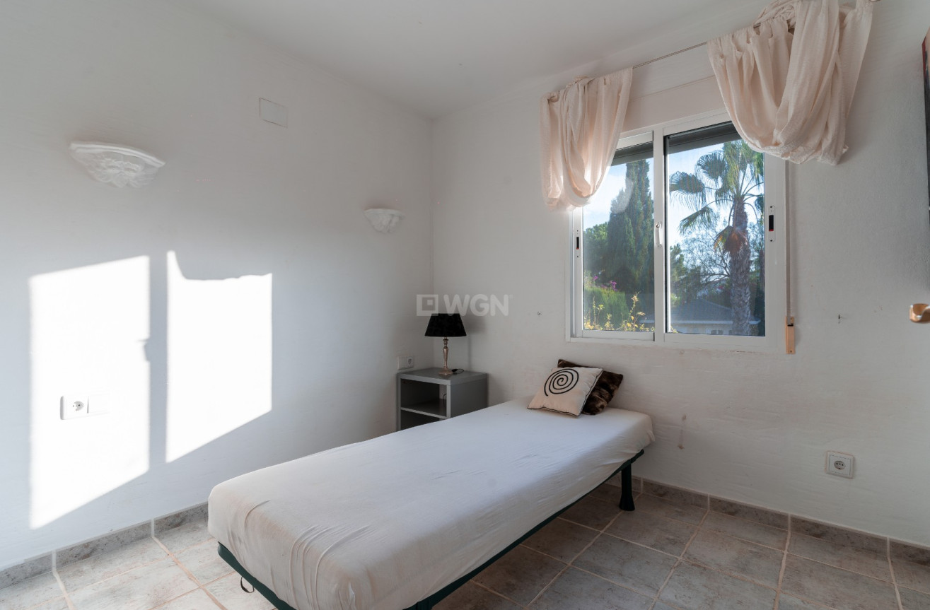 Odsprzedaż - Villa - Busot - Costa Blanca